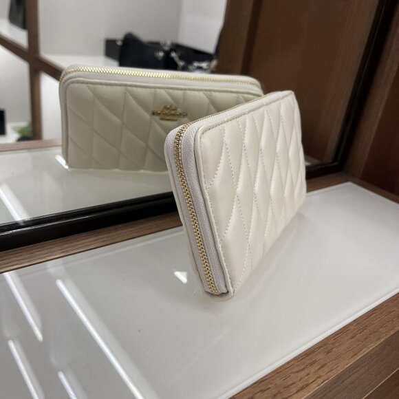 COACH MEDIUM ID ZIP WALLET WITH QUILTING CZ339 IMCHK - Picture 3 of 10